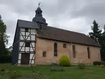 Herreden, evangelische St. Johannis Kirche, erbaut im 13. Jahrhundert, Kirchturm erbaut 1690 (26.09.2024)