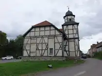 Holbach, evangelische St. Bartholom�us Kirche, barocke Fachwerkkirche erbaut 1745 (26.09.2024)