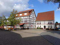 Dankerode, Fachwerkhuser am Marktplatz (27.09.2024)