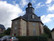 Schwenda, evangelische St. Cyriakus Kirche, barocker Zentralbau, erbaut von 1736 bis 1738  durch Johann Friedrich Penther (27.09.2024)
