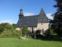 Hachelbich, evangelische St. Petrus Kirche, Chorturmkirche, Kirchenschiff erbaut 1567, Dachreiter von 1735 (29.09.2024)