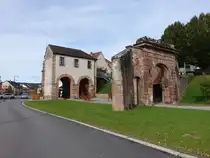Bitche / Bitsch, Porte de Strasbourg in der Rue des Tilleuls, erbaut im 18. Jahrhundert (13.10.2024)