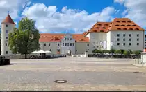 Gesamtansicht von Schloss Freudenstein in Freiberg (Sachsen). Entstanden im 16. Jahrhundert, wurde es seitdem mehrfach umgebaut und hat mit dem urspr�nglichen Schloss nicht mehr viel zu tun.

🕓 11.8.2024 | 15:27 Uhr