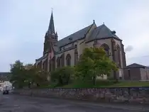 Differten, Pfarrkirche St. Gangolf, erbaut von 1891 bis 1893 nach Pl�nen des Architekten Wilhelm Hector (13.10.2024)