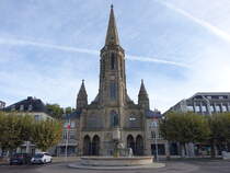 Saarlouis, Pfarrkirche St. Ludwig am Markt, erbaut bis 1970 vom Architekten Gottfried Bhm in Sichtbetonbauweise (13.10.2024)