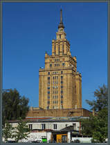 Die Lettische Akademie der Wissenschaften sitzt im 1961 erffneten Turm im Zentrum Rigas, der zur Zeit seiner Errichtung das hchste Gebude der Region war. Im 17. Stock gibt es eine Aussichtsplattform die einen schnen Blick ber die Stadt bietet. (29.08.2024)
