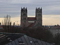 Mnchen am 02. Dezember 2024, die Kirche St. Maximilian gesehen vom Deutschen Museum.