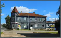 Unweit des Zentrums von Gulbene befindet sich dieses �ltere Wohn- und Gesch�ftshaus. (01.09.2024)