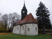 Erdmannshain, evangelische Kirche, erbaut um 1200, Kirchturm erbaut 1703 (02.11.2024)