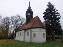 Erdmannshain, evangelische Kirche, erbaut um 1200, Kirchturm erbaut 1703 (02.11.2024)