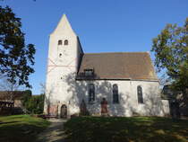 Gundorf, evangelische Kirche, romanische Saalkirche aus dem 12. Jahrhundert, Umbau 1901 durch den Architekten Alfons Berger (03.11.2024)