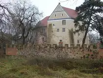 Burg Ro�lau, Wasserburg aus dem 12. Jahrhundert, erweitert im 16. Jahrhundert (08.12.2024)