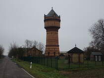 Zerbst, Wasserturm in der Weizenbergestrae, erbaut 1894 (08.12.2024)