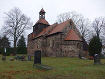 Gommlo, evangelische Feldsteinkirche, erbaut im 12. Jahrhundert (09.12.2024)