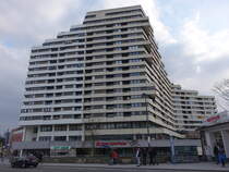 Neu-Ulm, Donaucenter, erbaut von 1971 bis 1974 durch den Architekten H. M. Wein (07.03.2021)