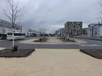 Neu-Ulm, moderne Geb�ude und Einkaufszentrum an der Meininger Allee (16.03.2021)