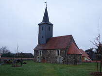 Lehnsdorf, evangelische Kirche, Feldsteinkirche erbaut im 13. Jahrhundert (10.12.2024)
