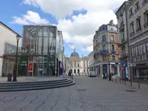 Chalons-en-Champagne, Gesch�ftsh�user an der Rue Gantelet (05.10.2024)