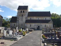 Villeneuve-Renneville-Chevigny, Pfarrkirche St. Memmie, erbaut im 12. Jahrhundert (05.10.2024)