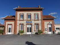 Le Mesnil-sur-Oger, historischer Bahnhof mit Restaurant La Gare (05.10.2024)