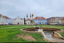 Piața Unirii in Timișoara (RO), mit dem serbisch-orthodoxen Vikariat (links), der serbisch-orthodoxen Christi-Himmelfahrts-Kathedrale, der Dreifaltigkeitssule sowie der Geschftsstelle der „Union der Serben in Rumnien“ (USR).

🕓 11.9.2024 | 14:22 Uhr
