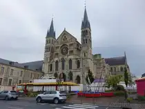 Reims, Basilika Saint-Remi, erbaut ab 1049, erweitert im 12. Jahrhundert (06.10.2024)