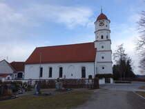 Kronburg, Pfarrkirche Hl. Dreifaltigkeit, Saalbau mit stlichem Turm, erbaut 1583, Umbau von 1786 bis 1787 (22.01.2025)