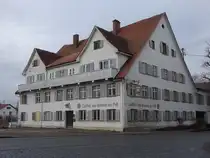 Legau, Gasthof zur Post an der Hauptstra�e, erbaut 1750 (22.01.2025)