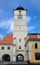 Ratsturm (Turnul Sfatului) in Sibiu (RO) am Gro�en Ring (Piața Mare). Dieser kann f�r schmales Geld auch besichtigt werden.

🕓 13.9.2024 | 10:25 Uhr