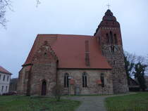 Weiandt, evangelische St. Germanus Kirche, erbaut um 1200, Kirchturm aus Feldstein erhht 1902 (12.12.2024)