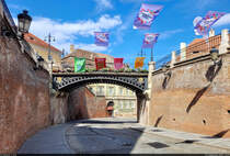 Berhmtes Motiv in Sibiu (RO): die „Lgenbrcke“ (Podul Minciunilor). Der Legende nach droht sie einzustrzen, wenn ein Lgner sie betritt. Mit Blick auf das Alter der Brcke von ber 150 Jahren kaum vorstellbar, dass es so viele ehrliche Menschen gibt.

🕓 13.9.2024 | 11:39 Uhr