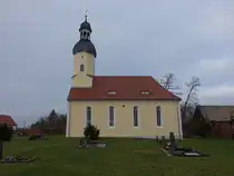 Spr�da, evangelische Kirche, barocke Saalkirche erbaut von 1733 bis 1736 (13.12.2024)
