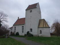 Hirschfeld, evangelische Kirche, sptromanische Chorturmkirche, erbaut im 13. Jahrhundert (14.12.2024)