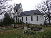 Panitzsch, evangelische Kirche, erbaut im 13. Jahrhundert, barockisiert 1705 (14.12.2024)