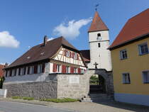 Auerbach, evangelische St. Marien Kirche und Pfarrhaus, Kirche erbaut im 15. Jahrhundert (14.05.2015)