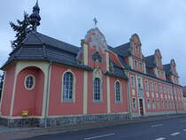 Zahna, Hospital zum heiligen Geist, 1366 gegrndet von Herzog Rudolf I. von Sachsen-Wittenberg, Wiederaufbau 1754, Stiftskapelle erbaut 1878, erweitert von 1906 bis 1907 (16.12.2024)