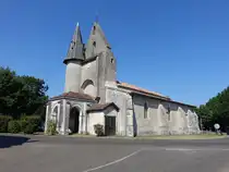 Trensacq, Pfarrkirche Saint-Martin, erbaut im 12. Jahrhundert (24.07.2018)