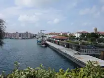 Saint-Jean-de-Luz, Hafen Kustorrenea und Ave. Pierre Larramendy (26.07.2018)