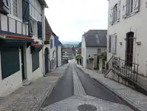 Lescar, historische H�user in der Rue de Parvis (27.07.2018)