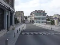 Pau, Geb�ude und Br�cke an der Rue Bordenave d´Abere (27.07.2018)