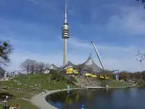 M�nchen, Fernsehturm und Olympia Schwimmhalle im Olympiapark (22.03.2025)