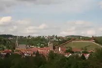 Die  Skyline  der Stadt Esslingen am Neckar am 04.05.2024. v.L.n.R.: die Frauenkirche, die Stadtkirche St. Dyonis und Esslinger die Burg