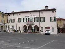 Borgo San Giacomo, Rathaus an der Piazza San Giacomo (29.09.2018)