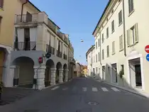 Verolanuova, H�user in der Via Luigi Semenza (29.09.2018)