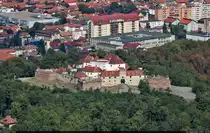 Zitadelle Brașov (RO) in der  Vogelperspektive , gesehen vom 960 Meter hohen T�mpa, dem Hausberg der Stadt.

🕓 16.9.2024 | 12:35 Uhr