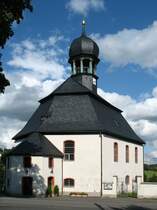 Heilig-Geist-Kirche aus dem fr�hen Barock (1714), ein Zentralbau mit sechseckigem Grundriss, in R�benau bei Marienberg (Erzgebirge) an der alten, den Erzgebirgskamm �berquerenden Stra�e Chemnitz - Komotau (Chomutov); 08.09.2008

