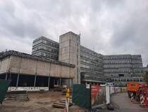 Das Esslinger Landratsamt whrend dem Abriss am 14.09.2022