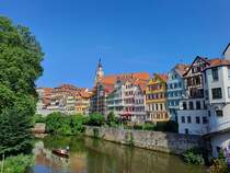 Das Neckarufer in Tbingen am 12.07.2023, fotografiert von der Eberhardsbrcke aus