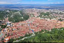 Als Abschluss der Serie aus Brașov (RO) und Umgebung gibt es ein Panorama-Bild vom T�mpa-Berg auf die etwa 250.000 Einwohner gro�e Stadt in Siebenb�rgen – in der Bildmitte mit zwei Wahrzeichen: der Schwarzen Kirche und dem Rathausplatz.

🕓 16.9.2024 | 12:39 Uhr