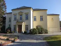 Kreischa, ehemaliges Herrenhaus im Kurpark, heute Rathaus (28.03.2025)